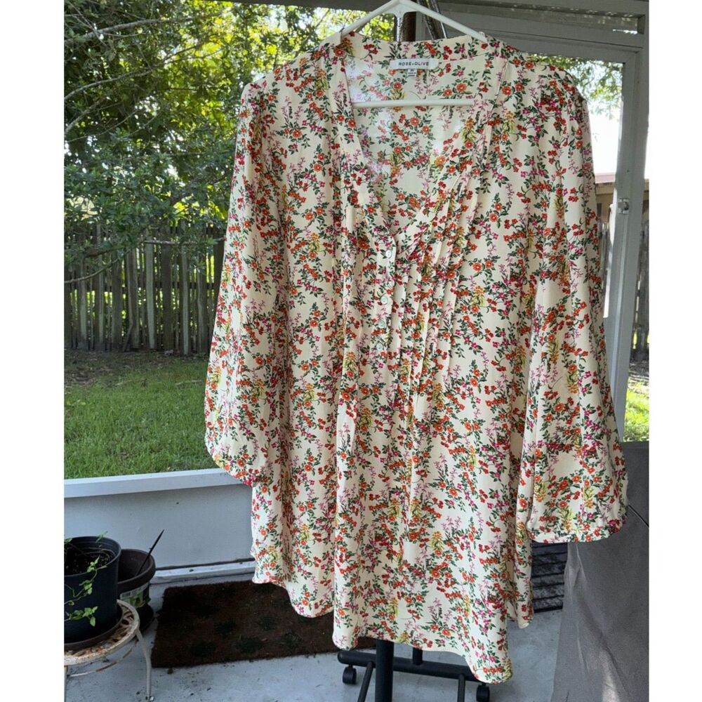 Rose & Olive Sz 2X Ivory Floral Pintuck 3/4 Sleeve V-Neck 3/4 button-down Comfy